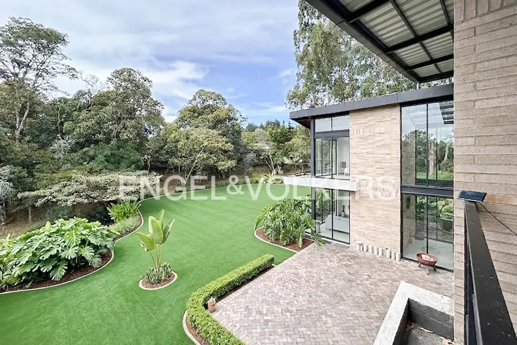Casa de 5 alcobas en venta en So�Adora, La Ceja, 250 m² · foto 13 de 14