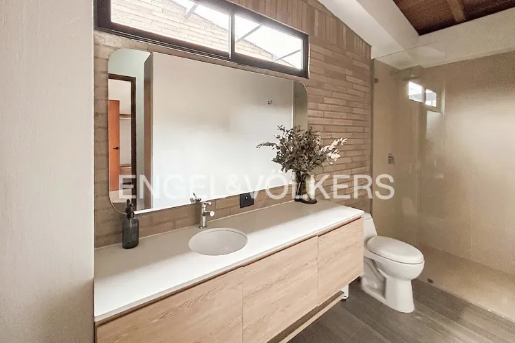 Casa de 5 alcobas en venta en So�Adora, La Ceja, 250 m² · foto 9 de 14