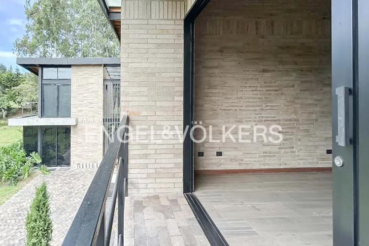 Casa de 5 alcobas en venta en So�Adora, La Ceja, 250 m² · foto 7 de 14