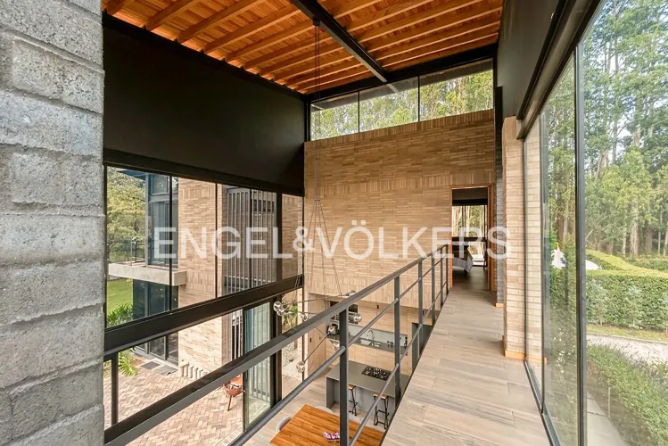 Casa de 5 alcobas en venta en So�Adora, La Ceja, 250 m² · foto 4 de 14