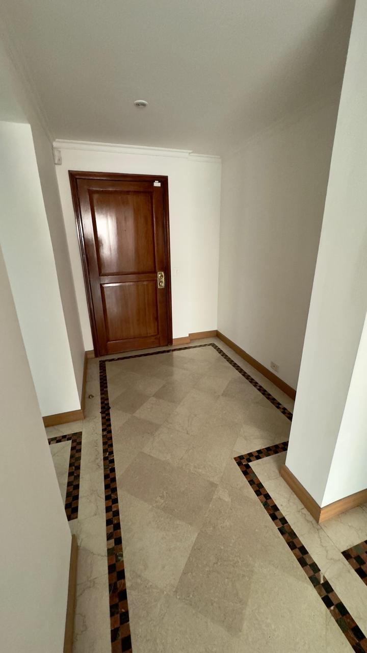 Apartamento en venta en Chico Norte, Bogotá · foto 2 de 20