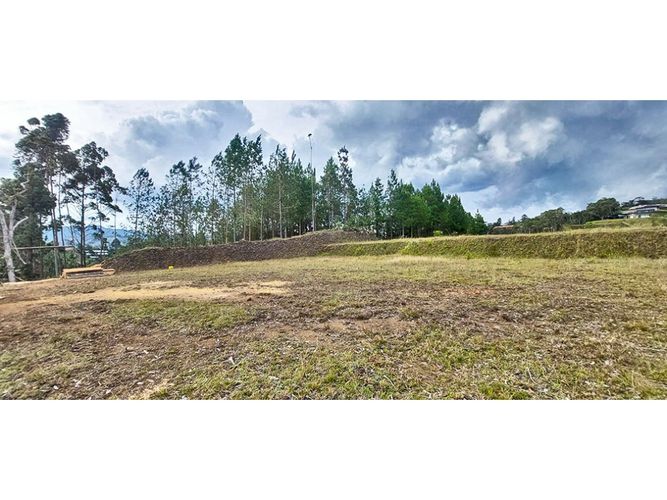Lote en venta en Pantanillo, El Retiro, 2258 m² · foto 3 de 13