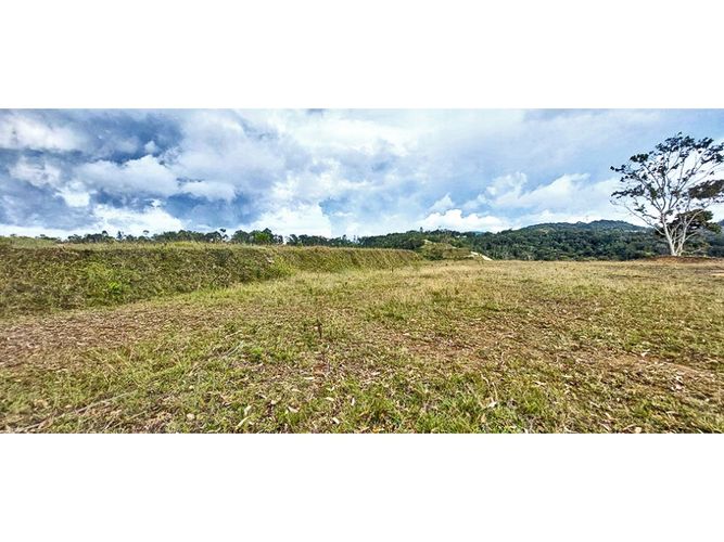 Lote en venta en Pantanillo, El Retiro, 2258 m² · foto 4 de 13