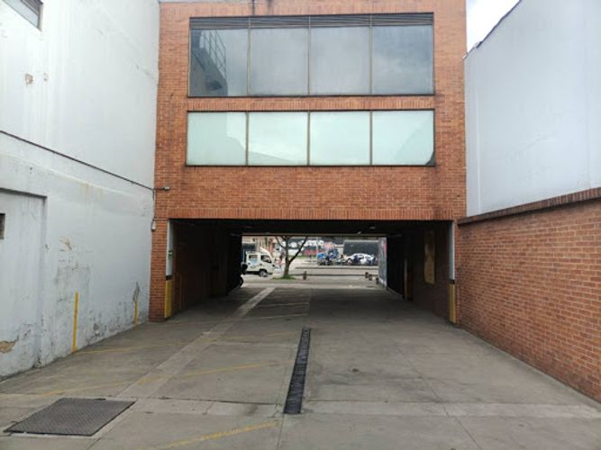 Casa de 2 alcobas en venta en Castilla, Bogotá, 460 m² · foto 7 de 20