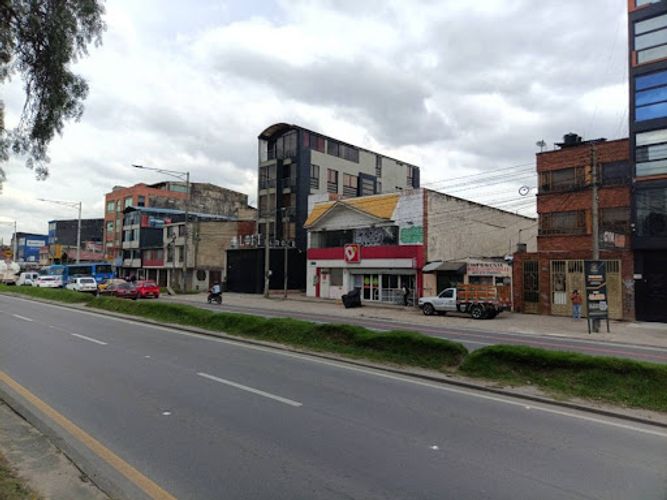 Casa de 2 alcobas en venta en Zona Industrial, Bogotá, 653 m² · foto 3 de 18
