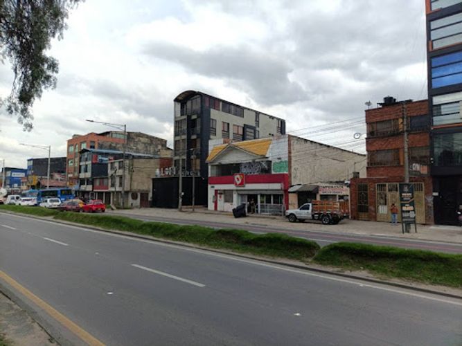 Casa de 2 alcobas en venta en Zona Industrial, Bogotá, 653 m² · foto 8 de 18