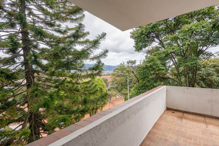 Casa de 4 alcobas en venta en Club De Los Lagartos, Bogotá, 268 m² · foto 6 de 20