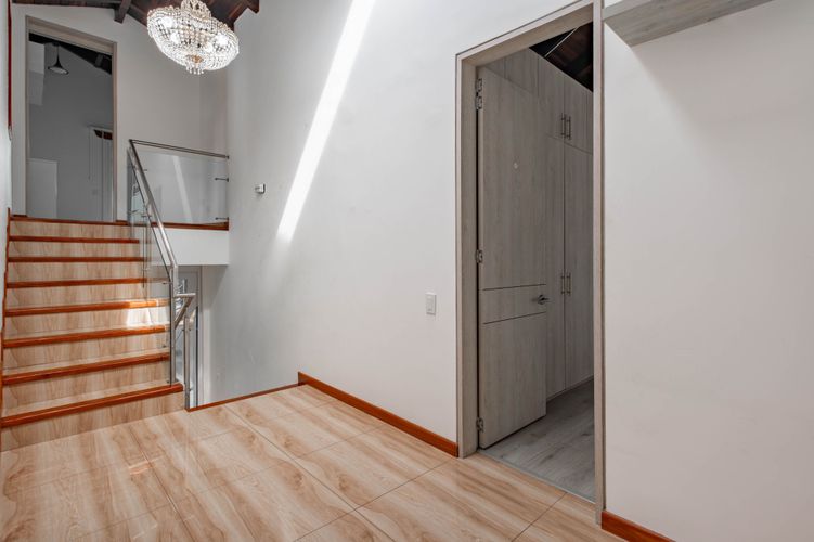 Casa de 4 alcobas en venta en Club De Los Lagartos, Bogotá, 268 m² · foto 11 de 20
