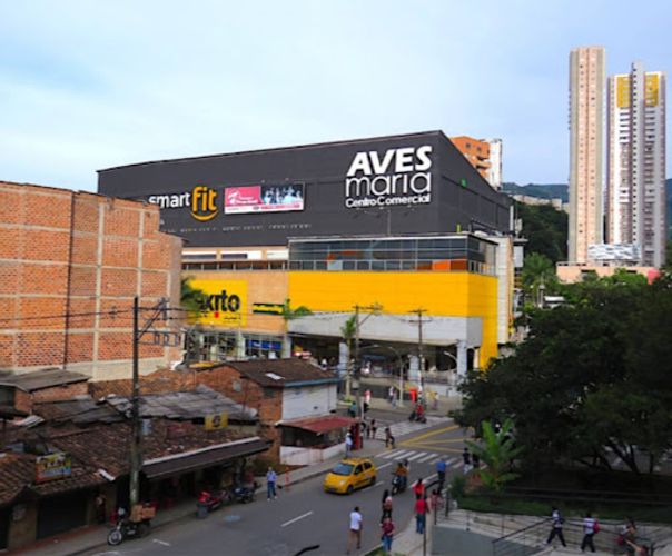 Local en venta en Vegas De La Doctora, Medellín, 172 m² · foto 2 de 2