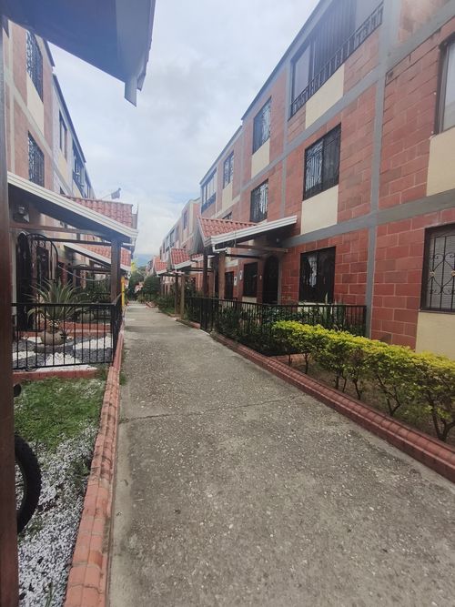 Casa de 4 alcobas en venta en Provenza, Bucaramanga, 90 m² · foto 2 de 16