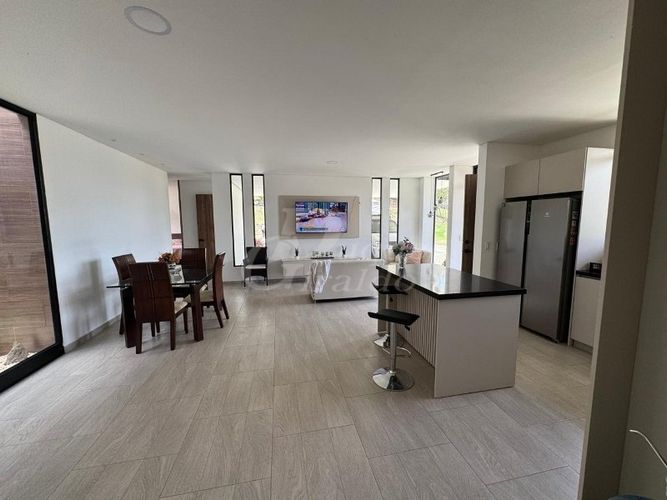 Casa de 5 alcobas en venta en El Noral, Copacabana · foto 5 de 24