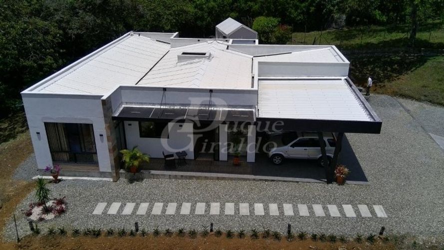 Casa de 5 alcobas en venta en El Noral, Copacabana · foto 21 de 24