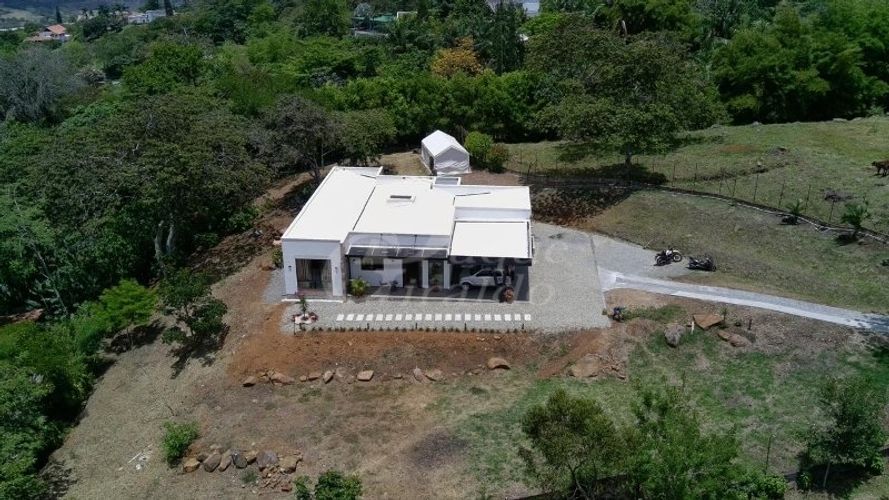 Casa de 5 alcobas en venta en El Noral, Copacabana · foto 22 de 24