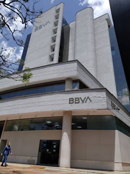 Oficina en venta en Altos Del Poblado, Medellín, 643 m² · foto 2 de 4
