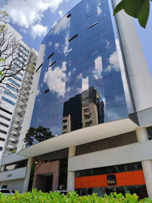 Oficina en venta en Altos Del Poblado, Medellín, 643 m² · foto 4 de 4