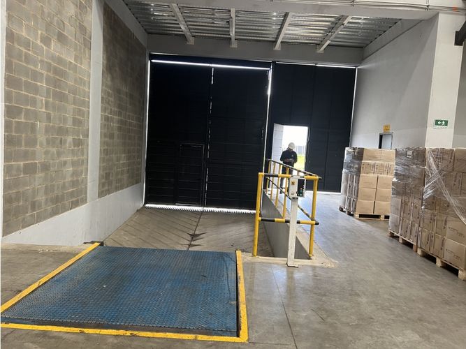 Bodega en arriendo en Siberia, Mosquera, 1216 m² · foto 4 de 13