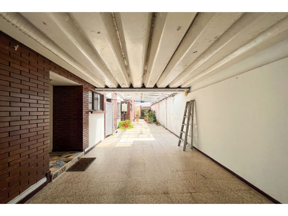 Casa en venta en Santa Paula, Bogotá · foto 8 de 17