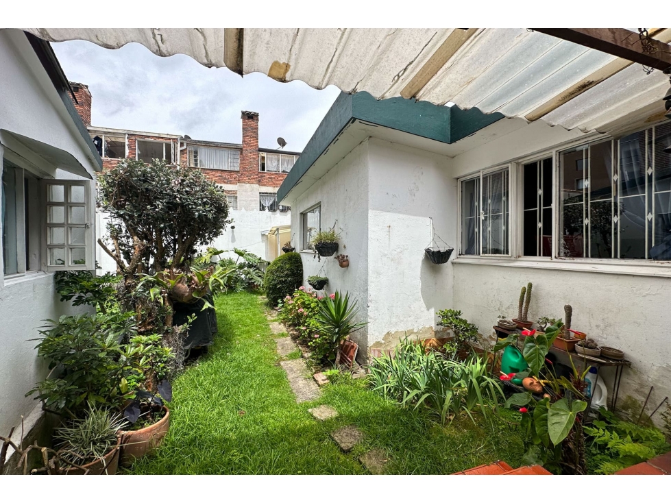 Casa en venta en Cedritos, Bogotá · foto 2 de 13