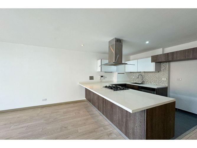 Apartamento de 1 alcoba en venta en Antiguo Country, Bogotá, 82 m² · foto 4 de 13