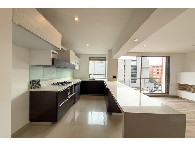 Apartamento en venta en Santa Barbara, Bogotá · foto 3 de 14