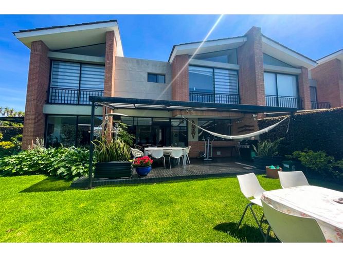 Casa de 3 alcobas en venta en Chuntame, Cajicá, 178 m² · foto 3 de 17
