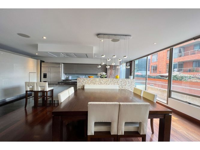 Apartamento de 2 alcobas en venta en Chico Norte, Bogotá, 187 m² · foto 7 de 20