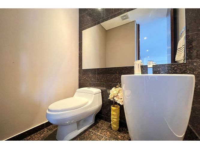 Apartamento de 2 alcobas en venta en Chico Norte, Bogotá, 187 m² · foto 12 de 20