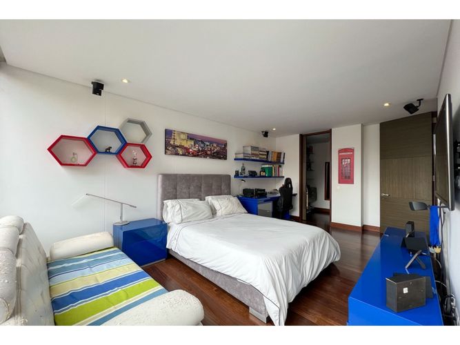 Apartamento de 2 alcobas en venta en Chico Norte, Bogotá, 187 m² · foto 14 de 20