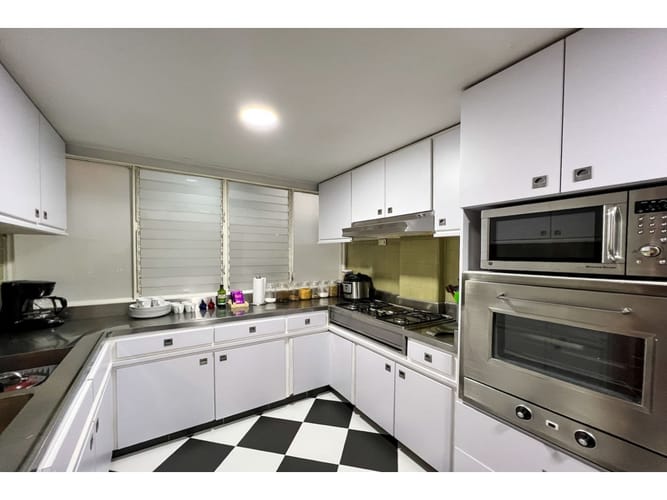 Apartamento de 3 alcobas en venta en Chico, Bogotá, 173 m² · foto 7 de 18