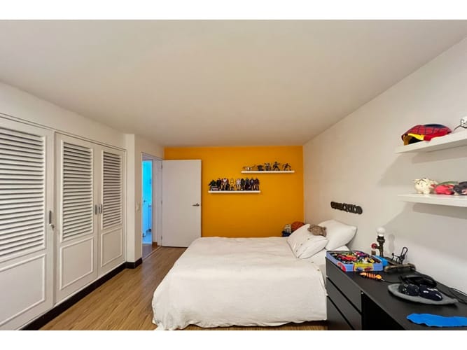Apartamento de 3 alcobas en venta en Chico, Bogotá, 173 m² · foto 13 de 18