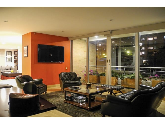 Apartamento de 1 alcoba en venta en Los Rosales, Bogotá, 193 m² · foto 3 de 10
