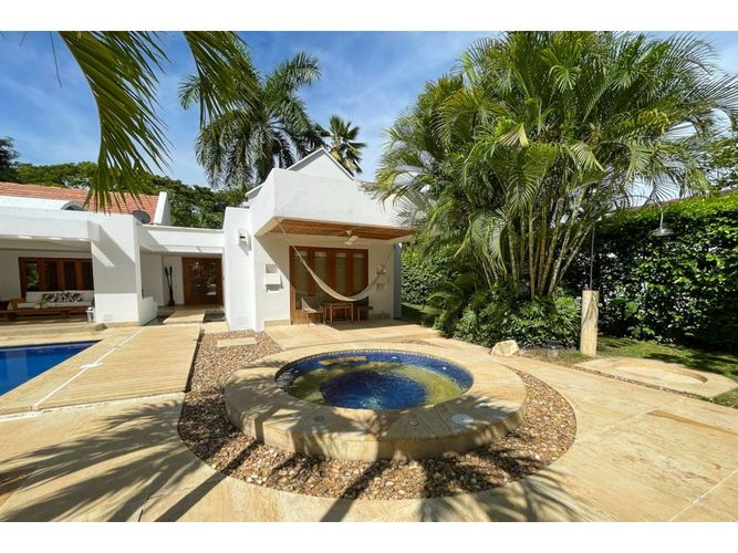 Casa de 5 alcobas en venta en Ricaurte, 311 m² · foto 6 de 21
