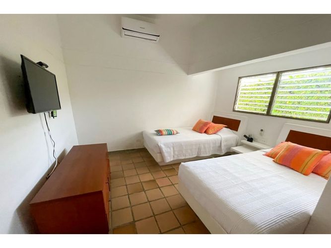 Casa de 5 alcobas en venta en Ricaurte, 311 m² · foto 10 de 21