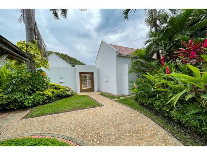 Casa de 5 alcobas en venta en Ricaurte, 311 m² · foto 11 de 21