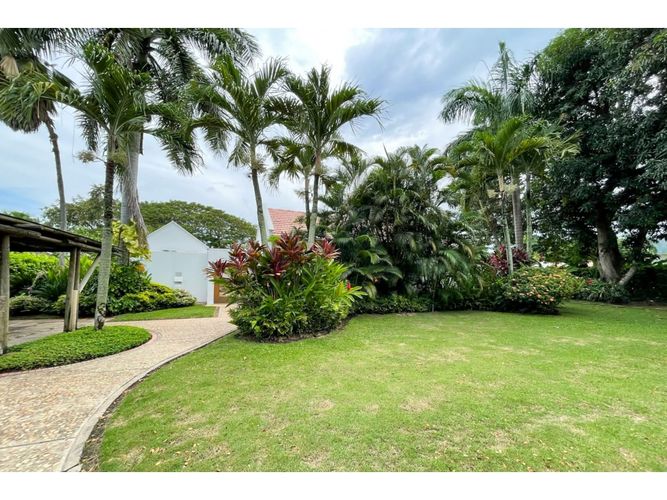 Casa de 5 alcobas en venta en Ricaurte, 311 m² · foto 12 de 21
