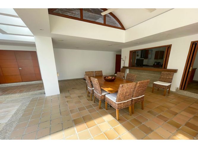 Casa de 5 alcobas en venta en Ricaurte, 311 m² · foto 14 de 21