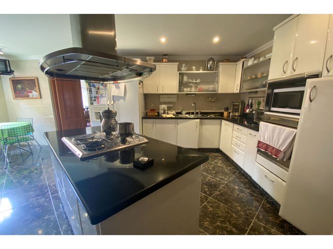 Apartamento de 3 alcobas en venta en Bosque Medina, Bogotá, 253 m² · foto 9 de 24