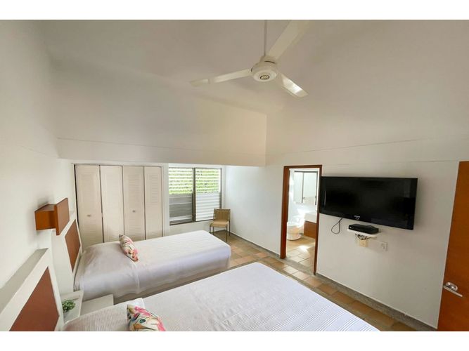 Casa de 5 alcobas en venta en Ricaurte, 311 m² · foto 20 de 21