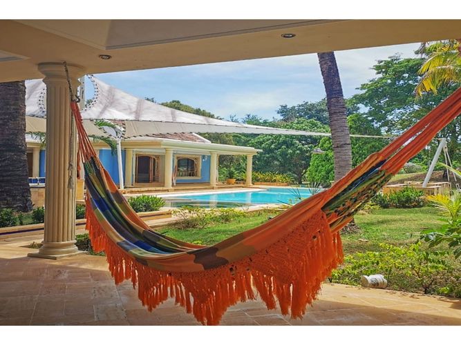 Casa de 5 alcobas en venta en Ricaurte, 450 m² · foto 6 de 24