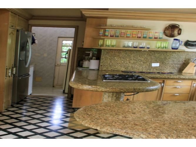 Casa de 5 alcobas en venta en Ricaurte, 450 m² · foto 18 de 24