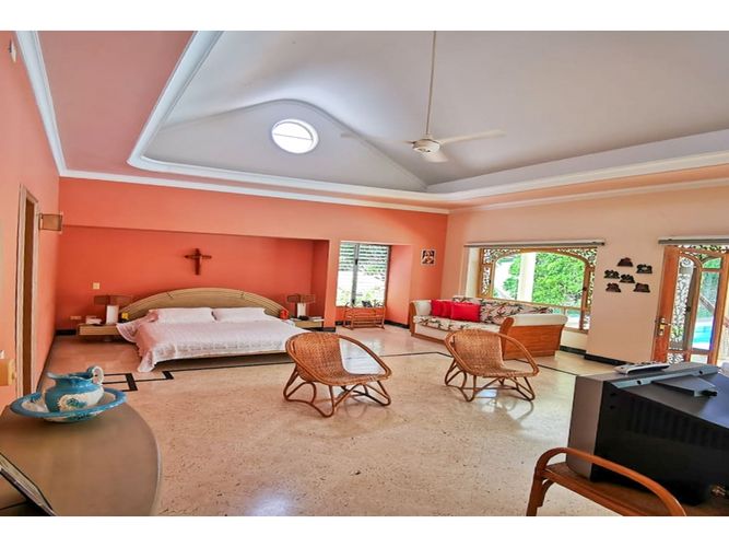 Casa de 5 alcobas en venta en Ricaurte, 450 m² · foto 24 de 24