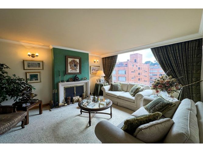 Apartamento de 3 alcobas en venta en Chico, Bogotá, 140 m² · foto 1 de 11