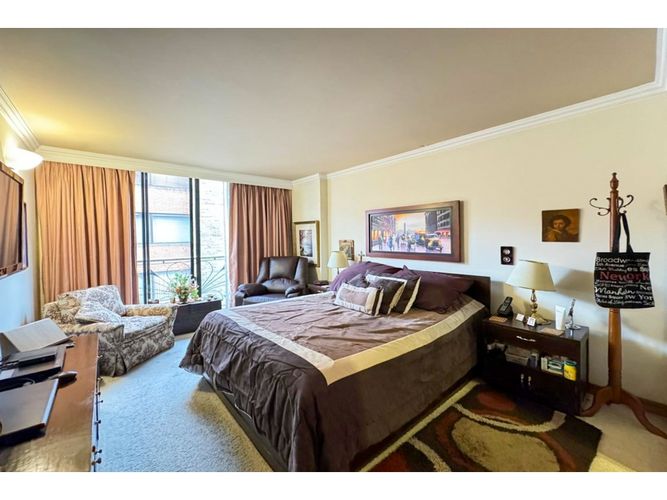 Apartamento de 3 alcobas en venta en Chico, Bogotá, 140 m² · foto 10 de 11