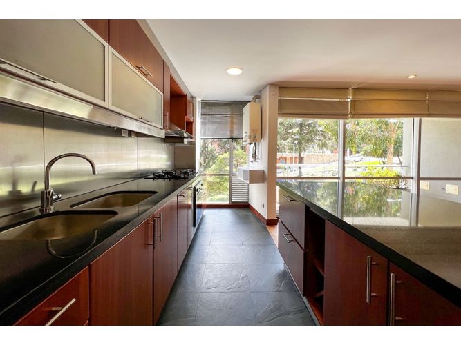 Apartamento en venta en Los Rosales, Bogotá · foto 5 de 14