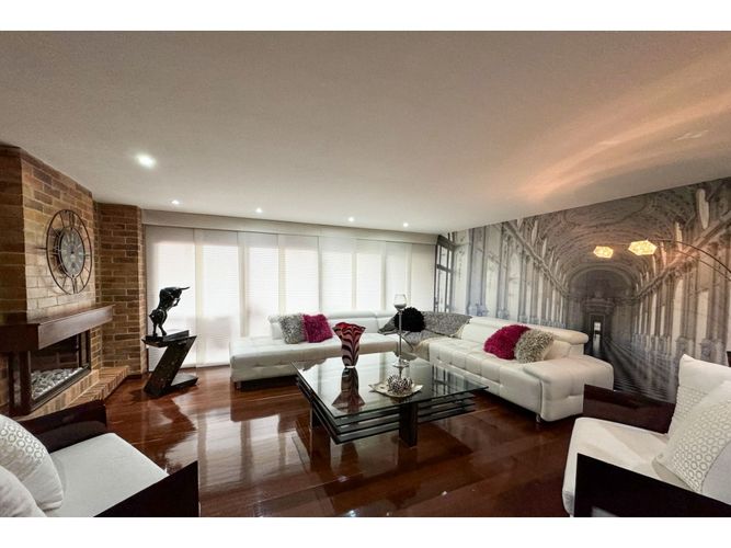Casa de 4 alcobas en venta en Bosque De Pinos, Bogotá, 283 m² · foto 4 de 17