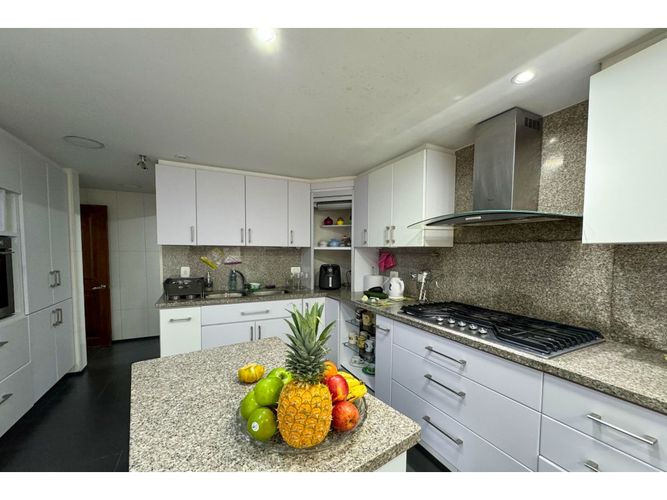 Casa de 4 alcobas en venta en Bosque De Pinos, Bogotá, 283 m² · foto 7 de 17