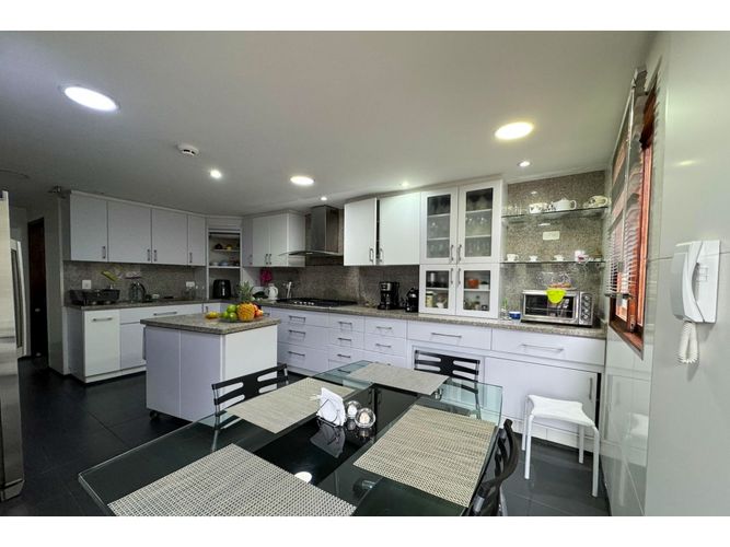 Casa de 4 alcobas en venta en Bosque De Pinos, Bogotá, 283 m² · foto 8 de 17