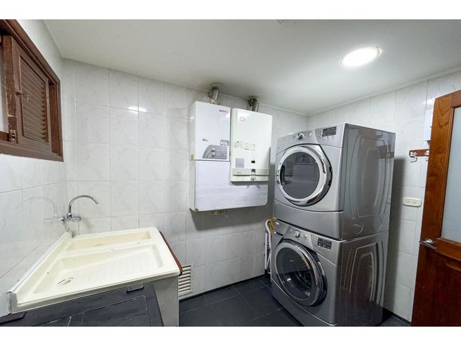 Casa de 4 alcobas en venta en Bosque De Pinos, Bogotá, 283 m² · foto 9 de 17