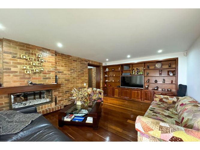 Casa de 4 alcobas en venta en Bosque De Pinos, Bogotá, 283 m² · foto 11 de 17