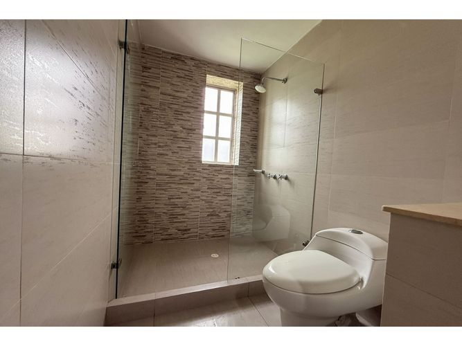 Casa de 5 alcobas en arriendo en Oro Perdido, Chía, 490 m² · foto 16 de 24